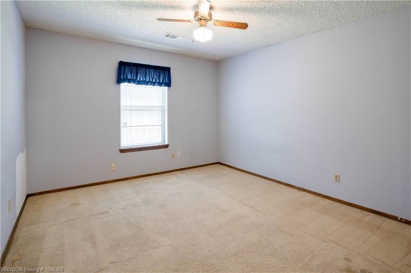 Welcome to this charming home in the desirable Village Harbor - photo 33