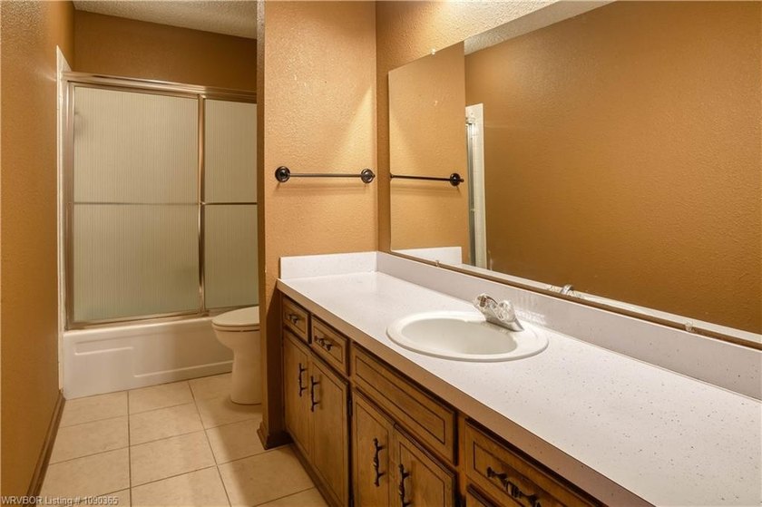 Welcome to this charming home in the desirable Village Harbor - photo 34