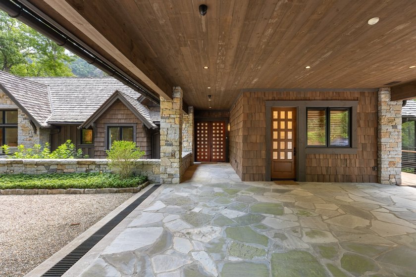 Redesigned and completely renovated in 2020, this extraordinary - photo 5