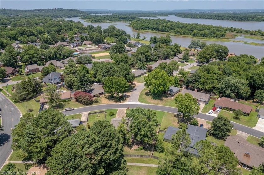 Welcome to this charming home in the desirable Village Harbor - photo 42
