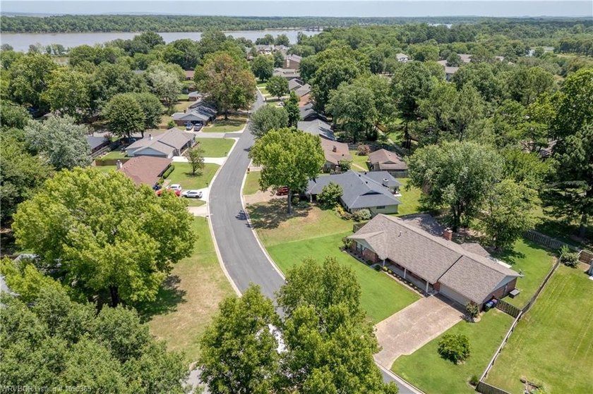 Welcome to this charming home in the desirable Village Harbor - photo 46