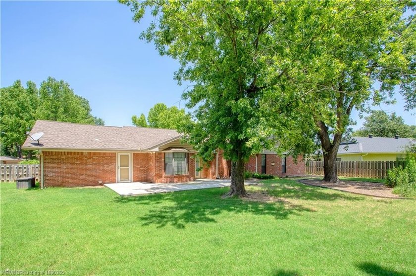 Welcome to this charming home in the desirable Village Harbor - photo 49