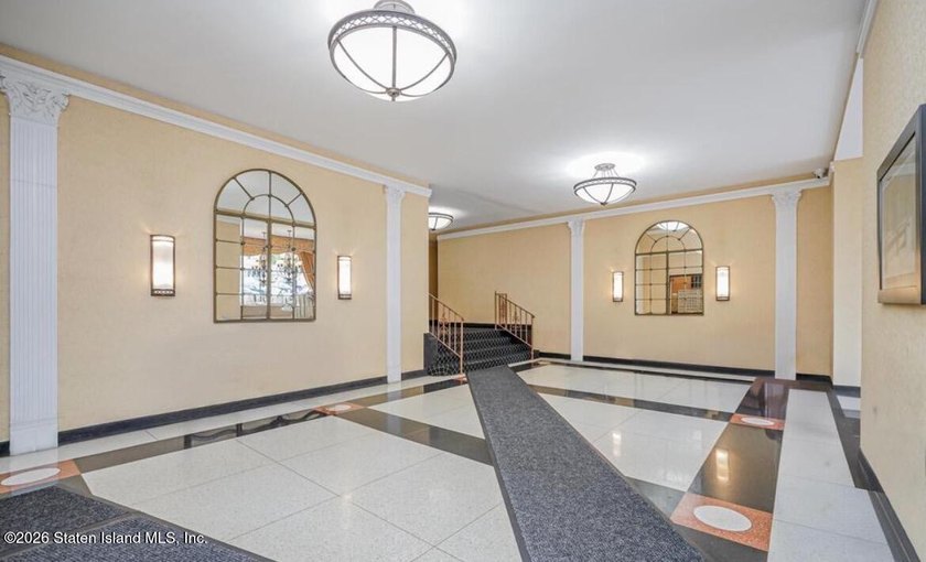 VERY MOTIVATED SELLER! Don't miss this incredible opportunity to - photo 2