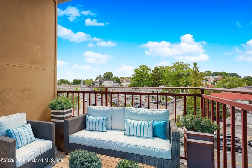 VERY MOTIVATED SELLER! Don't miss this incredible opportunity to - photo 7
