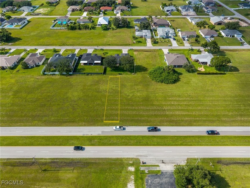 Prime Commercial Property in Cape Coral! Endless Development - photo 3