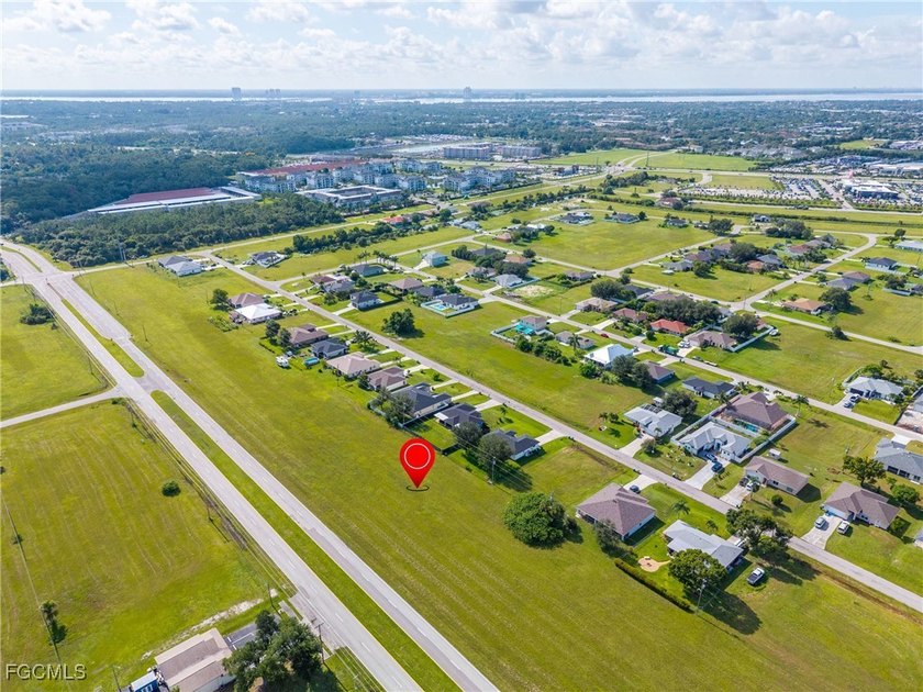 Prime Commercial Property in Cape Coral! Endless Development - photo 4
