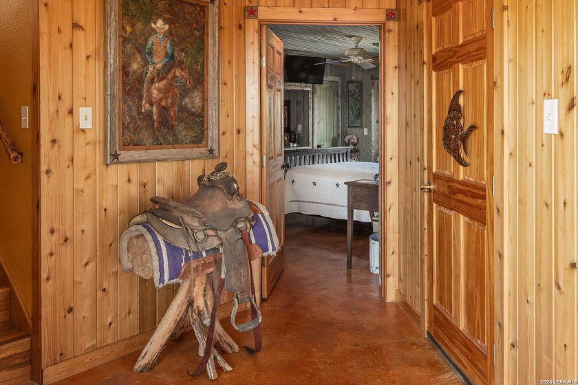 Come and see this beautiful custom built home in the Texas Hill - photo 11