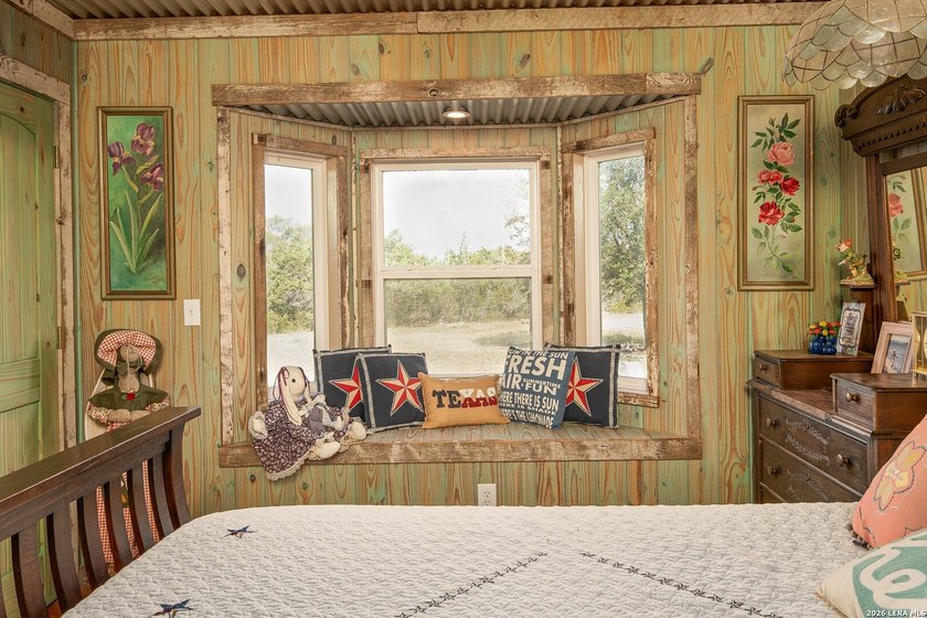 Come and see this beautiful custom built home in the Texas Hill - photo 20