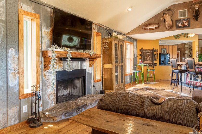 Come and see this beautiful custom built home in the Texas Hill - photo 42