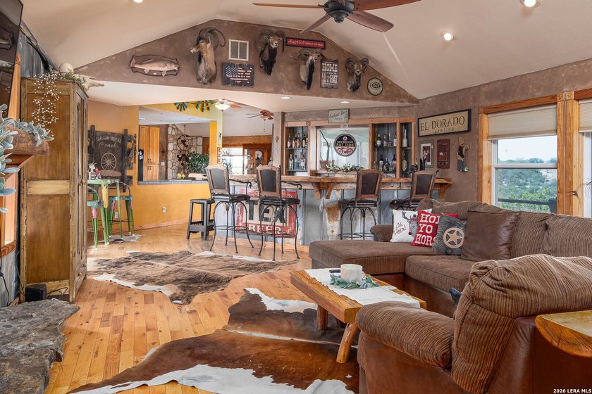 Come and see this beautiful custom built home in the Texas Hill - photo 43