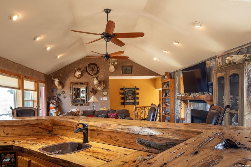 Come and see this beautiful custom built home in the Texas Hill - photo 50