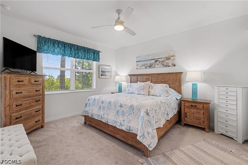 Welcome to this FULLY FURNISHED villa offering easy Florida - photo 12