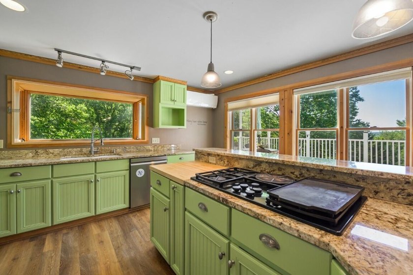 Discover the perfect blend of privacy, comfort, and creativity - photo 21