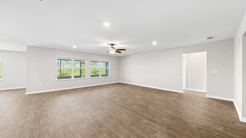 Welcome to a beautifully maintained 4-bedroom, 2-bath home in - photo 10