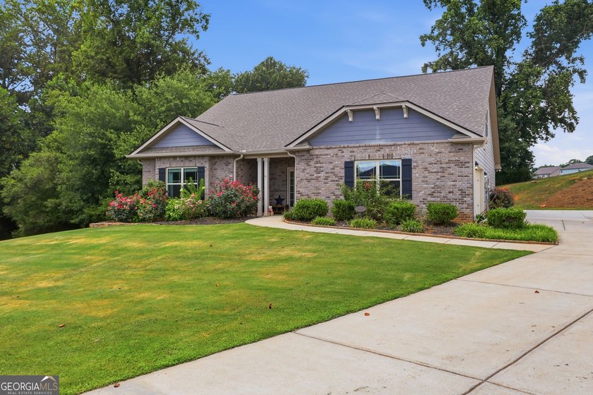 Newer construction, 3 private acres, and over 2,800 square feet - photo 8