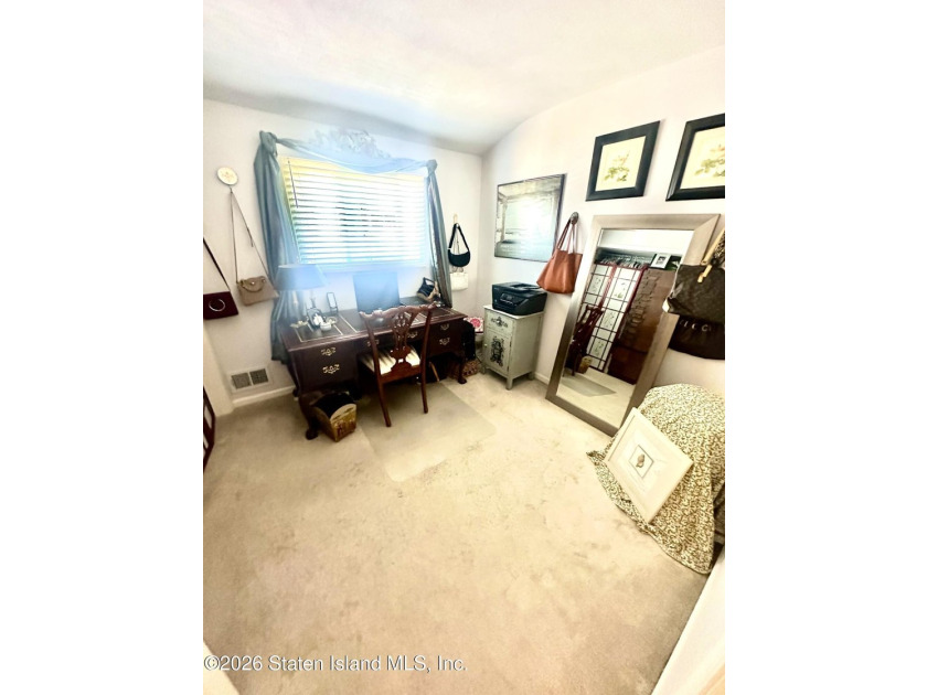 BEAUTIFUL 3 BEDROOM COLONIAL, NEW CENTRAL AIR, NEW BATHS, NEW - photo 9