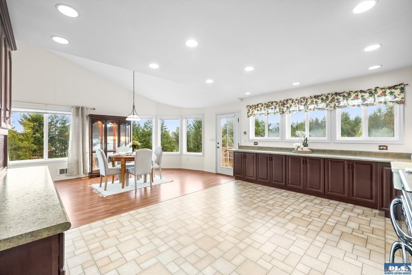 Beautiful Home in Diamond Point! Take in the gorgeous views in - photo 12