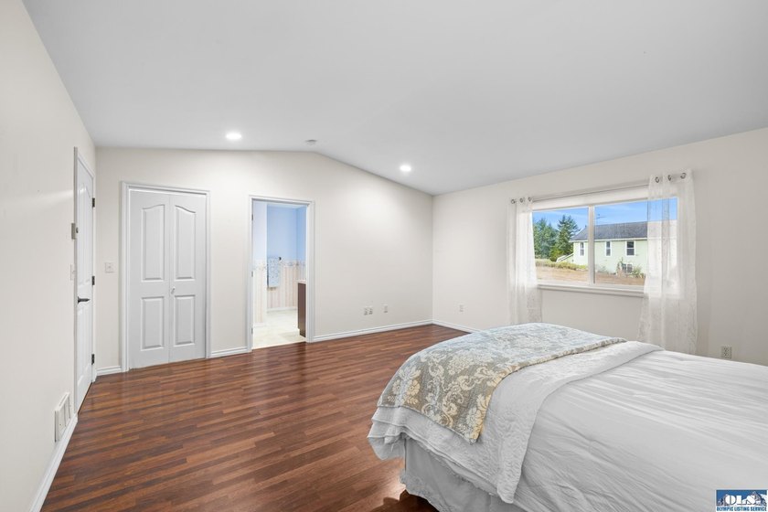 Beautiful Home in Diamond Point! Take in the gorgeous views in - photo 15