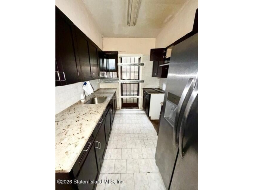 Welcome to this Charming Single Family in the Desirable - photo 19