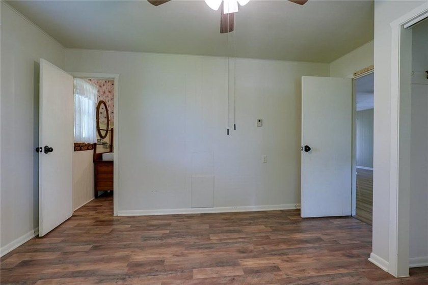 MOTIVATED SELLER-BRING YOUR OFFER! Why pay lakefront prices when - photo 23