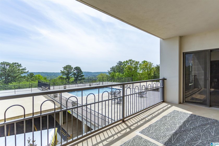 Spacious 2BR/2BA condo with beautiful mountain views and - photo 34