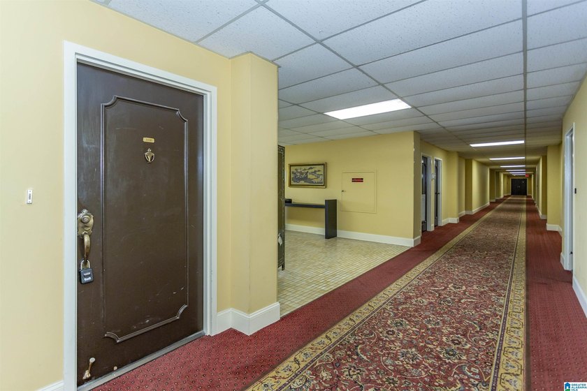 Spacious 2BR/2BA condo with beautiful mountain views and - photo 36