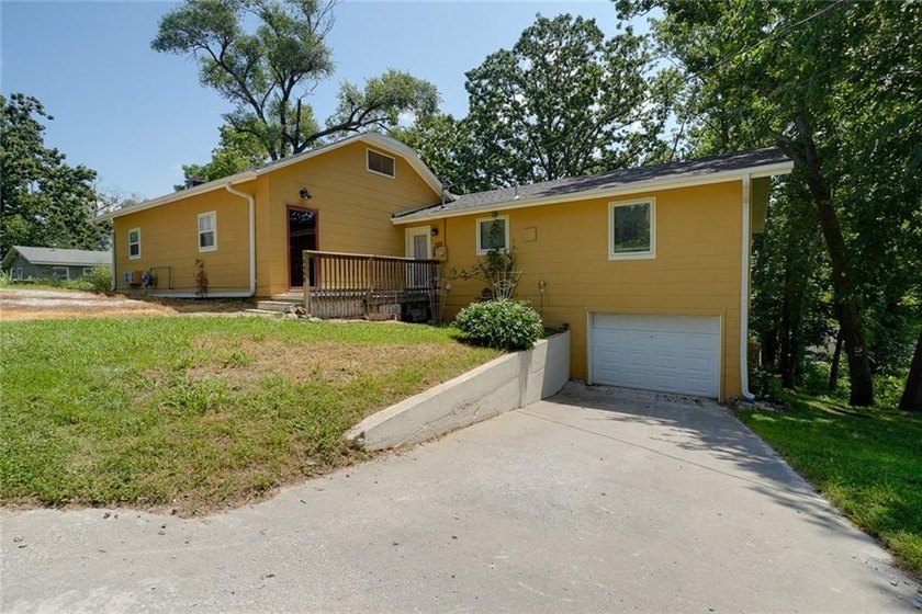 MOTIVATED SELLER-BRING YOUR OFFER! Why pay lakefront prices when - photo 37
