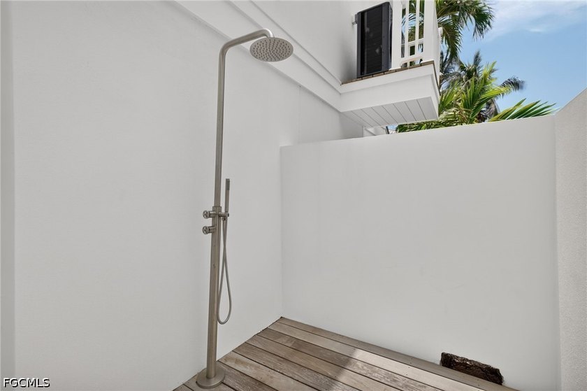 Xanadu is a rare expression of contemporary coastal architecture - photo 44