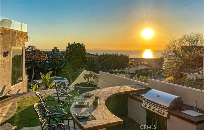 AVAILABLE 8/1/26 FOR 12-24 MONTHS. Perched above the coastline - photo 45