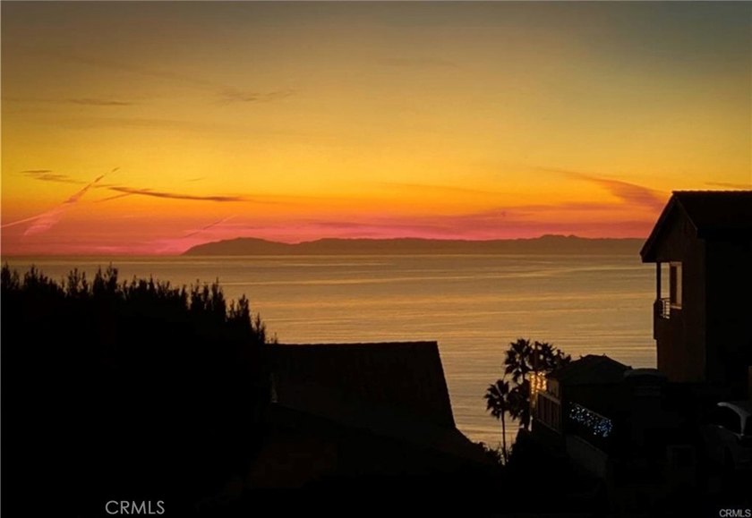 AVAILABLE 8/1/26 FOR 12-24 MONTHS. Perched above the coastline - photo 47