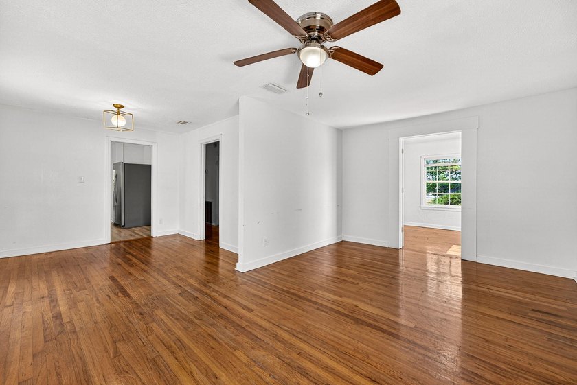 Updated &amp; Move-In Ready! This remodeled 3-bedroom, 1.5-bath home - photo 3