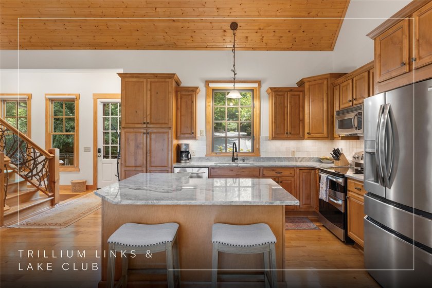 Hummingbird Haven is a welcoming four-bedroom - photo 4
