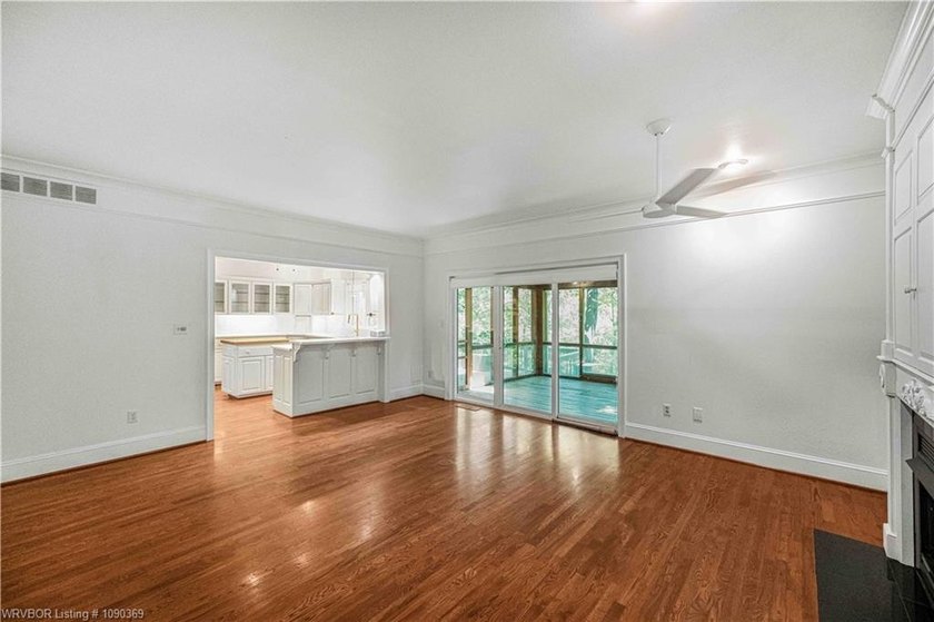 Welcome to this traditional home in Fianna Hills featuring two - photo 18