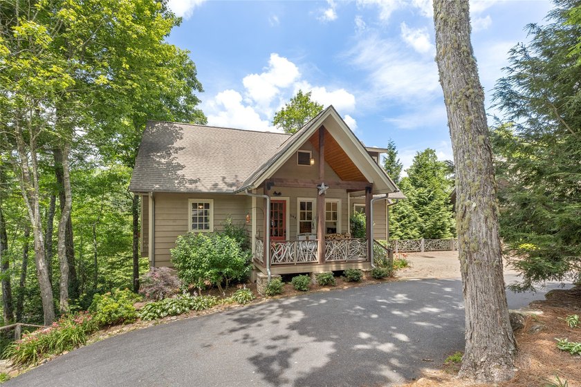 Hummingbird Haven is a welcoming four-bedroom - photo 9