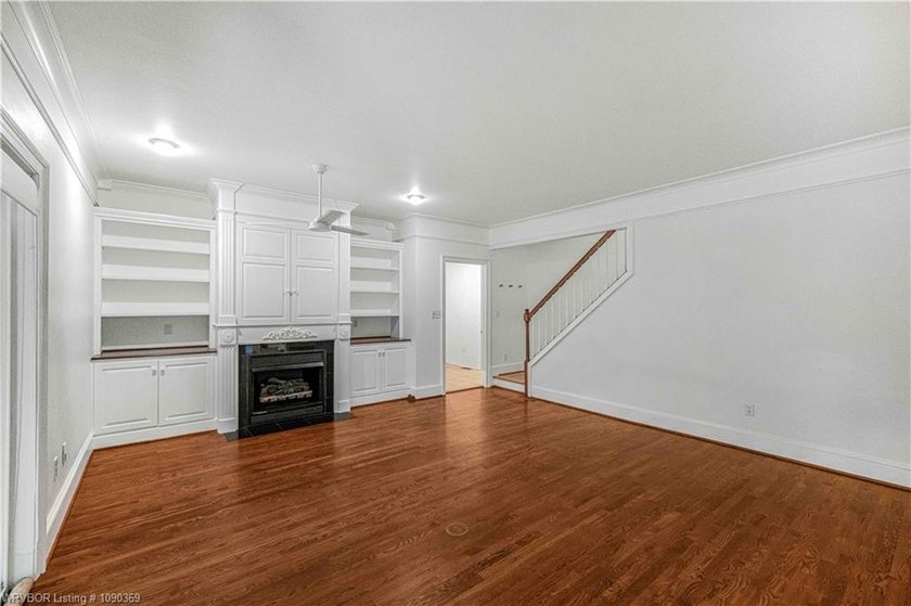 Welcome to this traditional home in Fianna Hills featuring two - photo 20