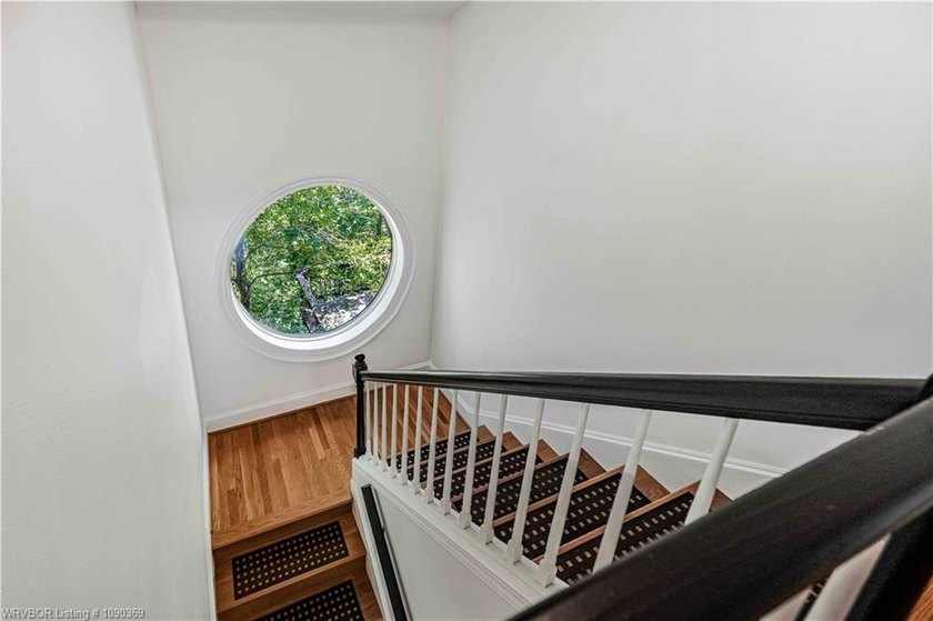 Welcome to this traditional home in Fianna Hills featuring two - photo 25