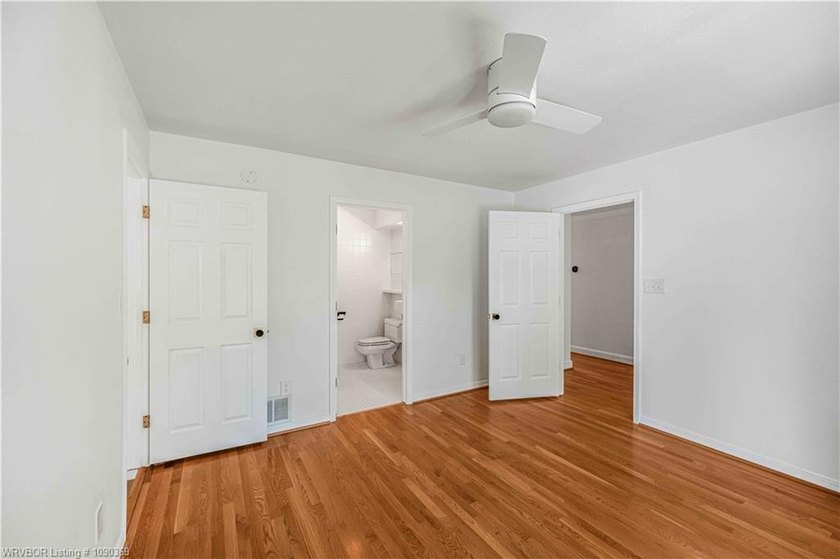 Welcome to this traditional home in Fianna Hills featuring two - photo 27