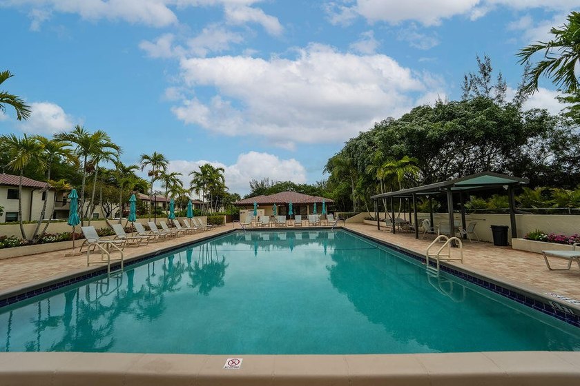FULLY RENOVATED, 1st-FLOOR, LAKE FRONT condo located in the - photo 29
