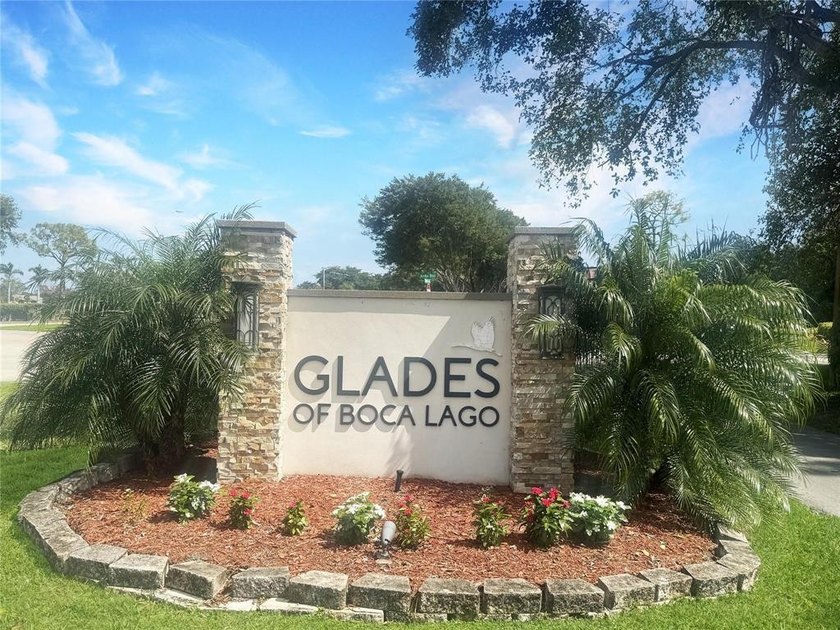 FULLY RENOVATED, 1st-FLOOR, LAKE FRONT condo located in the - photo 32
