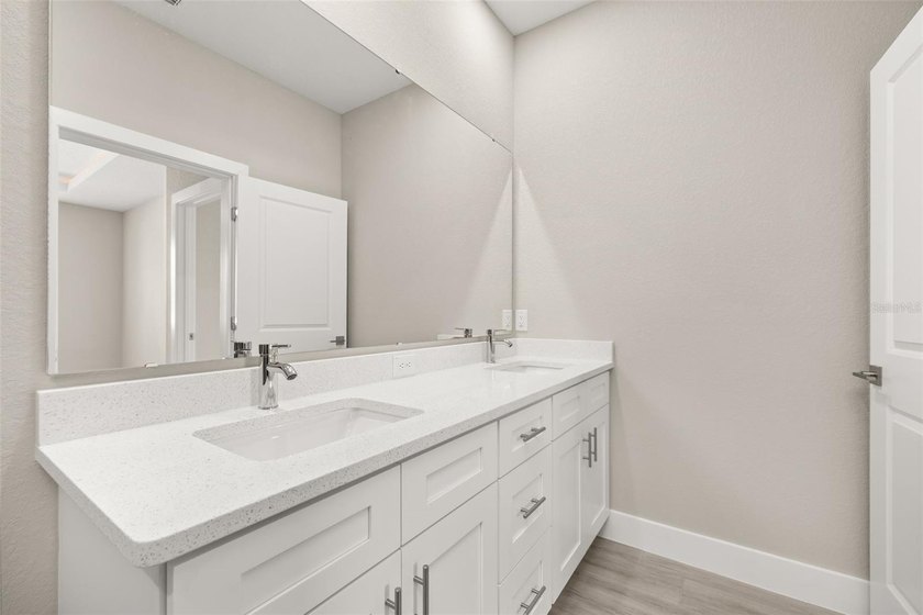 Exceptional opportunity to own a newly constructed full duplex - photo 34
