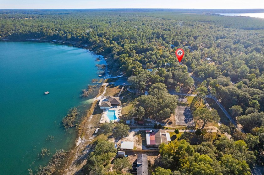 Welcome to your lakefront retreat! This 3BR/2BA home sits on a - photo 38