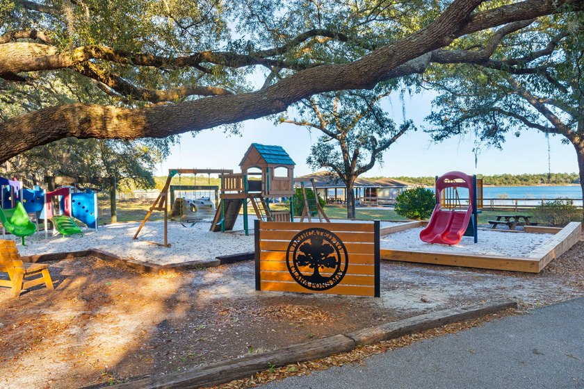 Welcome to your lakefront retreat! This 3BR/2BA home sits on a - photo 54