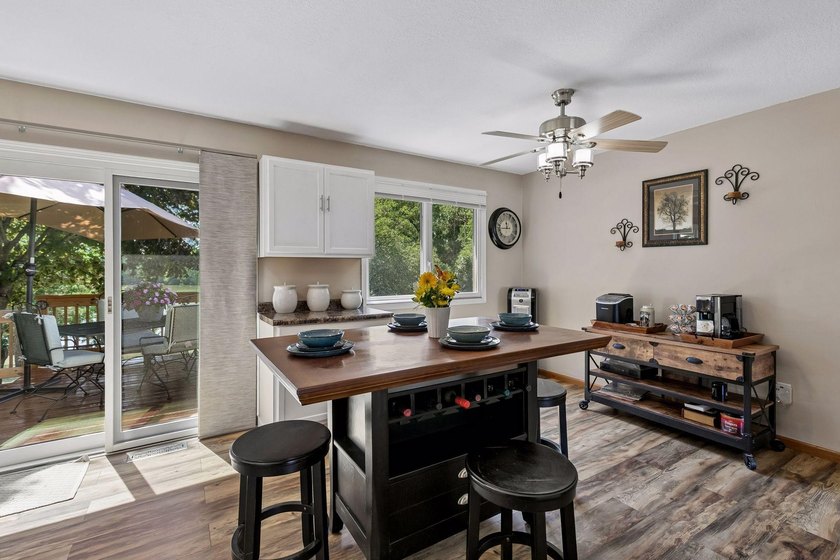 Pond Views. Thoughtful Updates. An Incredible Apple Valley - photo 12