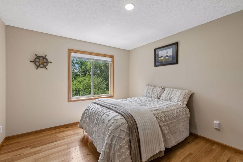 Pond Views. Thoughtful Updates. An Incredible Apple Valley - photo 22