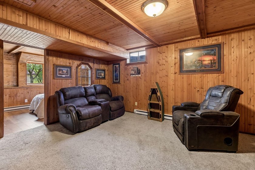 Pond Views. Thoughtful Updates. An Incredible Apple Valley - photo 27