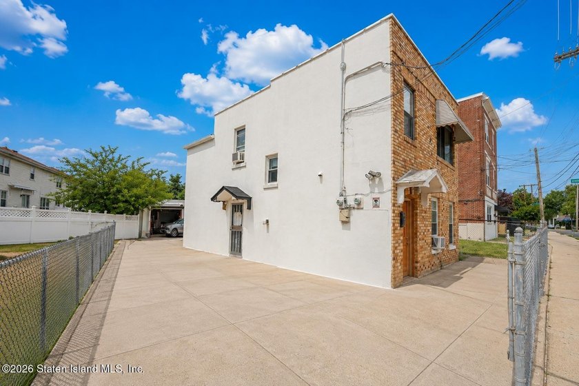 Two Family Home in South Beach - 3 Mins to VZ Bridge! Excellent - photo 3