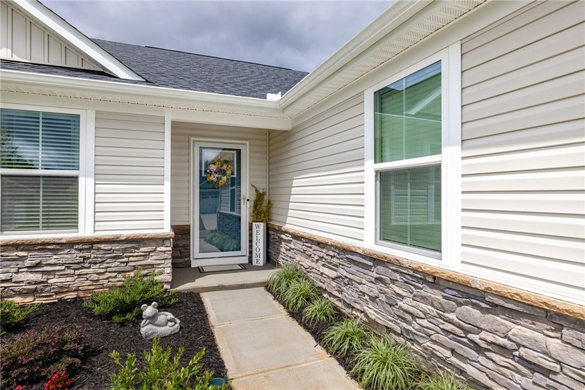 Welcome to your ultimate, turn-key dream home! This impressive - photo 3