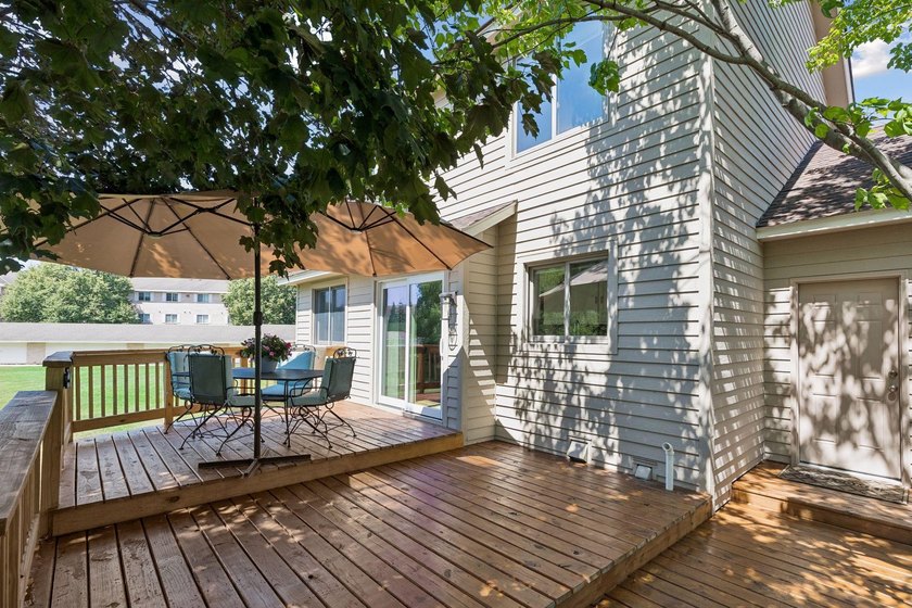 Pond Views. Thoughtful Updates. An Incredible Apple Valley - photo 34