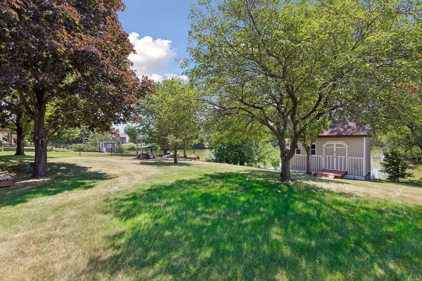 Pond Views. Thoughtful Updates. An Incredible Apple Valley - photo 36
