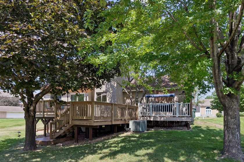 Pond Views. Thoughtful Updates. An Incredible Apple Valley - photo 39